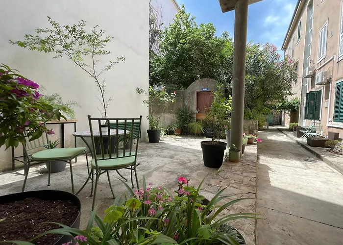 Olive Rooms